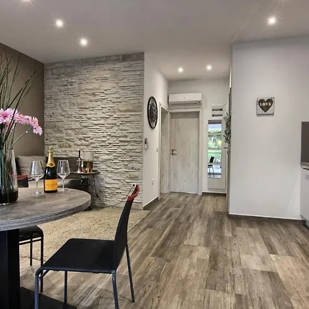 Hd House Ii Apartment