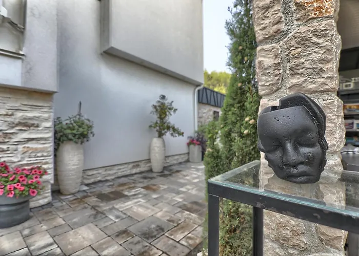 Hd House Ii *